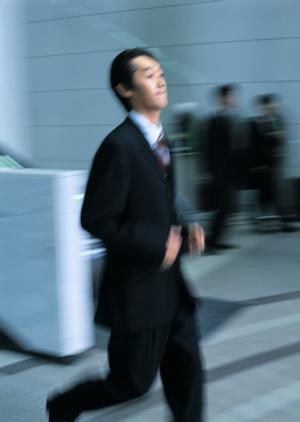 2025年最新版：スポーツTシャツの選び方とおしゃれなコーデ術完全ガイド